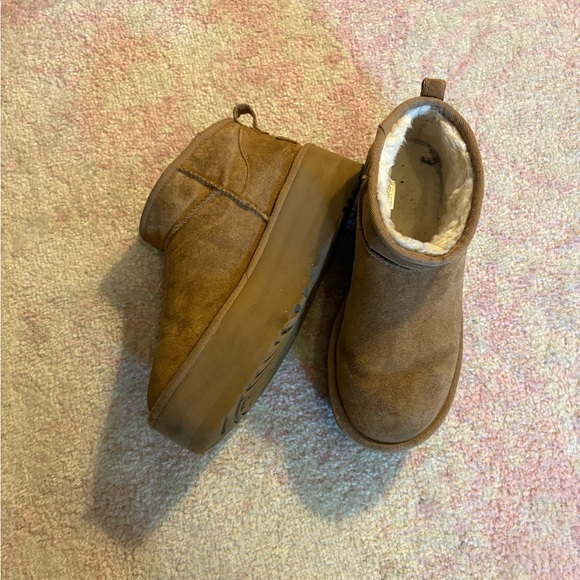 Platform UGGS - Picture 2 of 4